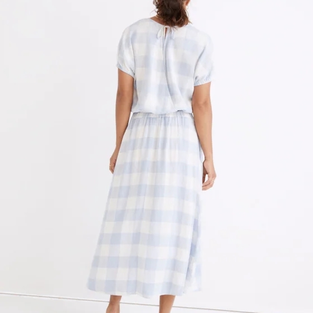 Madewell | Linen-Blend Side-Button Midi Skirt in Gingham Check - Picture 3 of 9